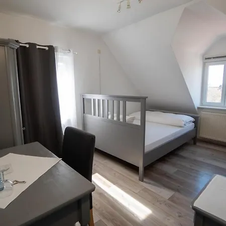 & Restaurant Tanne 피스친겐