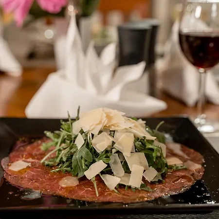 & Restaurant Tanne Hotel 2*