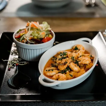 호텔 & Restaurant Tanne 피스친겐