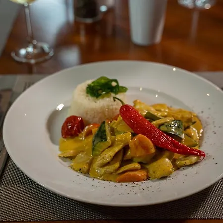 & Restaurant Tanne 2*