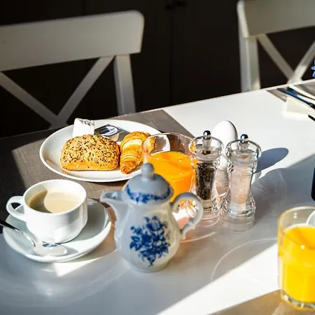 & Restaurant Tanne 2*