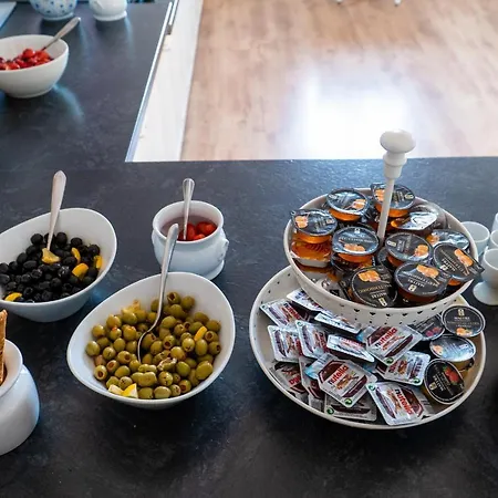 & Restaurant Tanne 2* 피스친겐