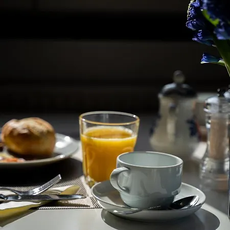 & Restaurant Tanne 2*