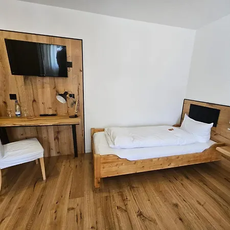 Szálloda & Restaurant Tanne