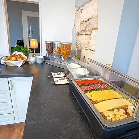 & Restaurant Tanne 2*